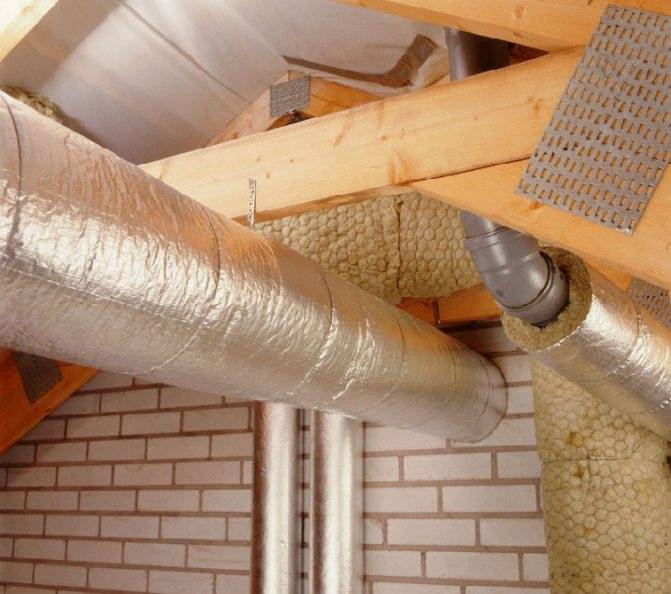 Kondens i ventilation i et privat hus: årsager til fugtophobning og måder at løse problemet på