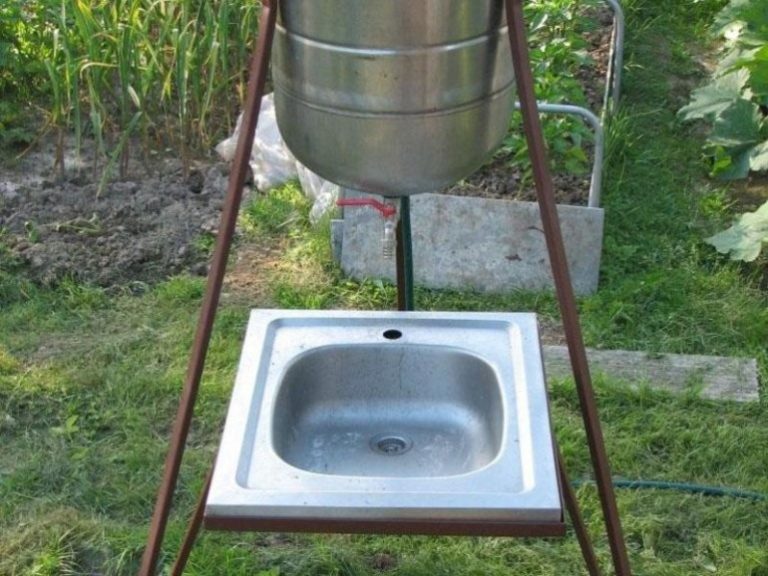 So machen Sie mit Ihren eigenen Händen ein Waschbecken im Landhaus auf der Straße: Foto, Schritt-für-Schritt-Anleitung So machen Sie mit Ihren eigenen Händen ein Waschbecken im Landhaus auf der Straße: Foto, Schritt-für-Schritt-Anleitung
