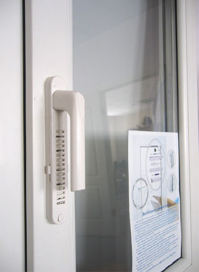 Belüftung in der Fensterbank: Methoden und detaillierte Anweisungen zur Anordnung der Belüftung der Fensterbank