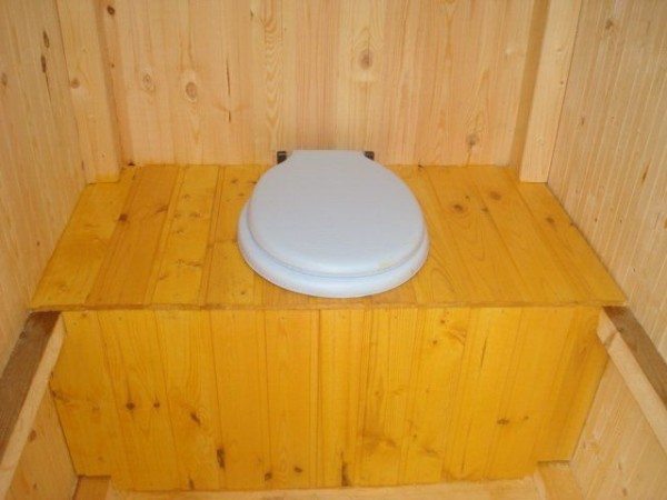 Dacha toilet: oversigt over typer af havetoiletmodeller og funktioner i deres installation