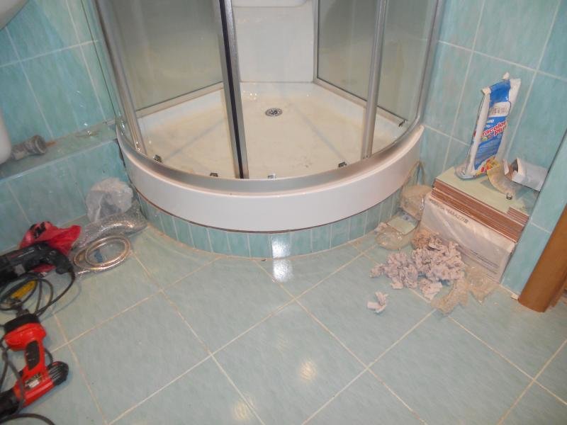 Sanitärfehler - Reparatur der Duschwanne