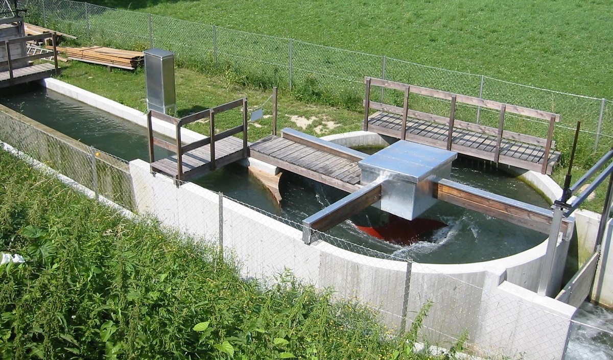 Braucht ein Wasserkraftwerk einen Damm? - Altai-Erfinder schlägt vor, dammlose Mini-Hydros aus improvisierten Materialien zu bauen.