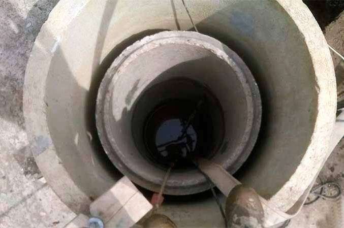 Wie man einen Brunnen gräbt: eine detaillierte Beschreibung, wie man einen Brunnen baut und wo man ihn platziert (Video 100 Fotos)