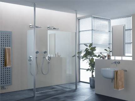 So rüsten Sie einen Bodenablauf im Badezimmer aus: Wir rüsten eine Dusche ohne Palette aus
