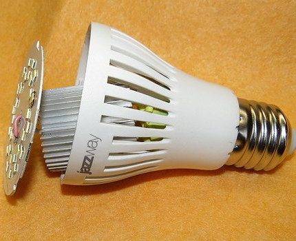 LED-lamper "Jazzway": anmeldelser, fordele og ulemper ved producenten + anmeldelse af modeller