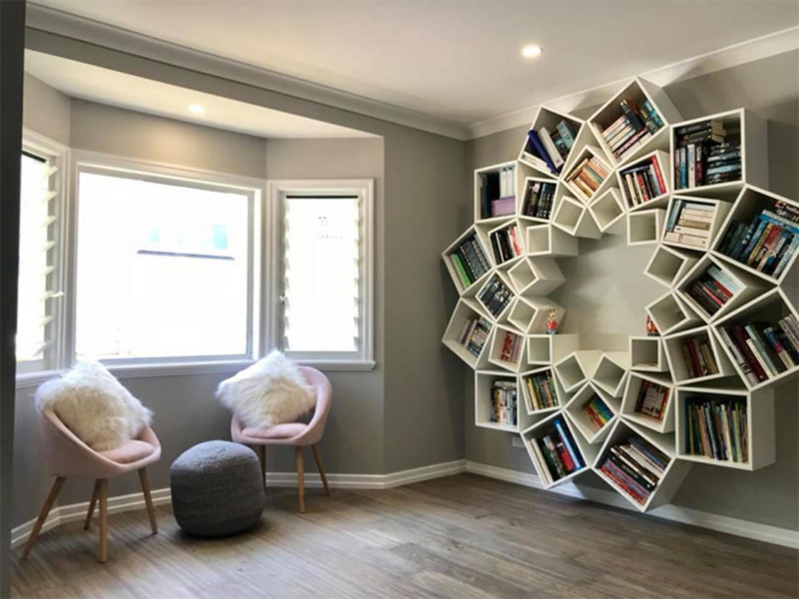 So bauen Sie ein Bücherregal mit Ihren eigenen Händen: originelle Ideen für Bücherregale