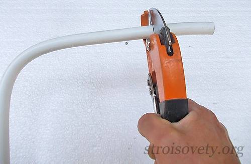 Do-it-yourself-Installation von Metall-Kunststoff-Rohren: Verbindungstechnik und Verdrahtungsbeispiele