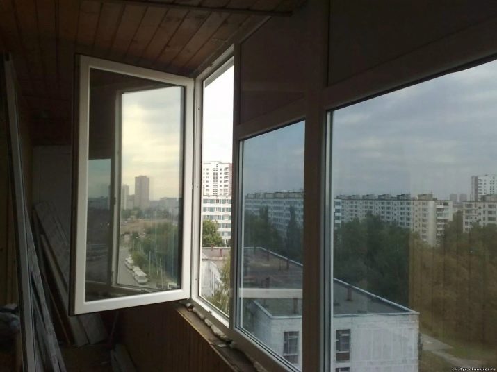 Farvning af vinduer på balkonen: filmtyper, udvælgelseskriterier og installationsfunktioner