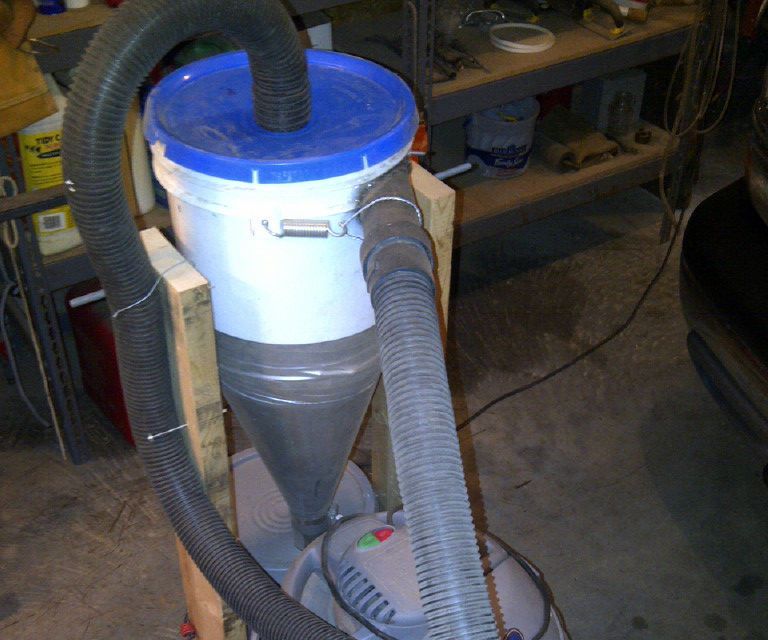 Do-it-yourself-Zyklon für einen Staubsauger: Herstellungsmöglichkeiten aus improvisierten Materialien