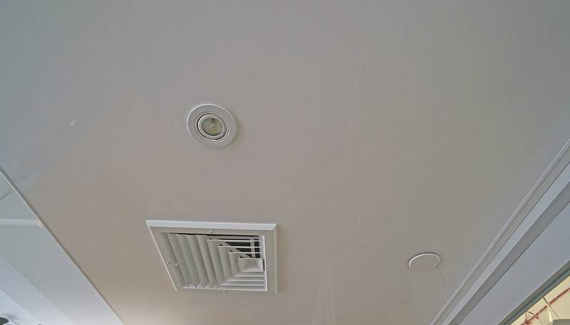 Falscher Deckenventilator: Auswahlregeln und Nuancen der Selbstmontage