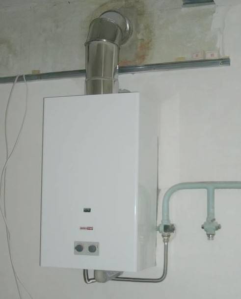 Anschließen eines Geysirs: Installationsregeln und -vorschriften für eine Wohnung und ein Privathaus
