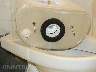 Sådan justeres og ændres WC-floatet om nødvendigt