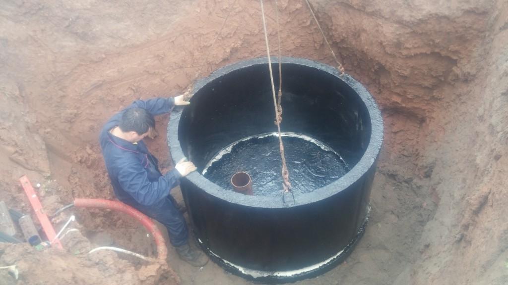 Senkkasten zum Selbermachen für einen Brunnen: Gerät, Materialien und Installationsschritte