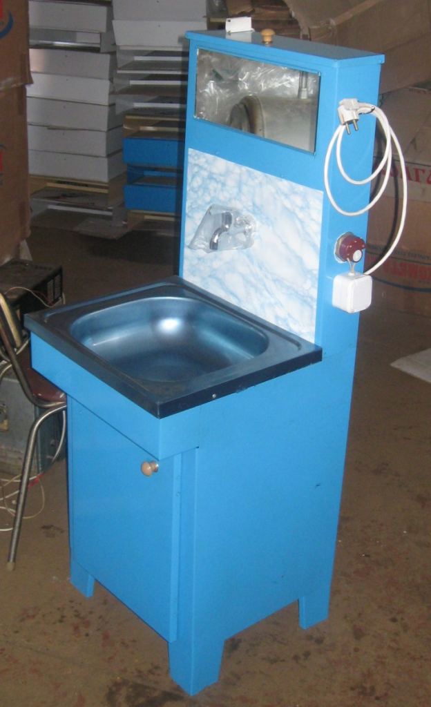 Hvordan man vælger eller laver en håndvask til et opvarmet sommerhus