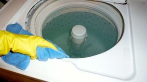 Den korrekte måde at tømme din vaskemaskine på: trin-for-trin-guide og værdifulde tips