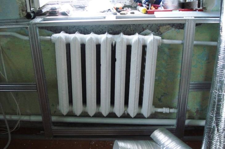 Sådan maler du et varmebatteri: en trin-for-trin teknologi til maling af radiatorer