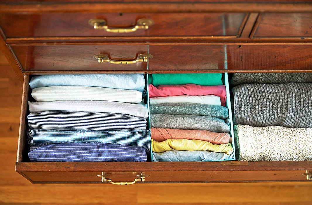 So ordnen Sie Dinge im Schrank: Ideen auf dem Foto
