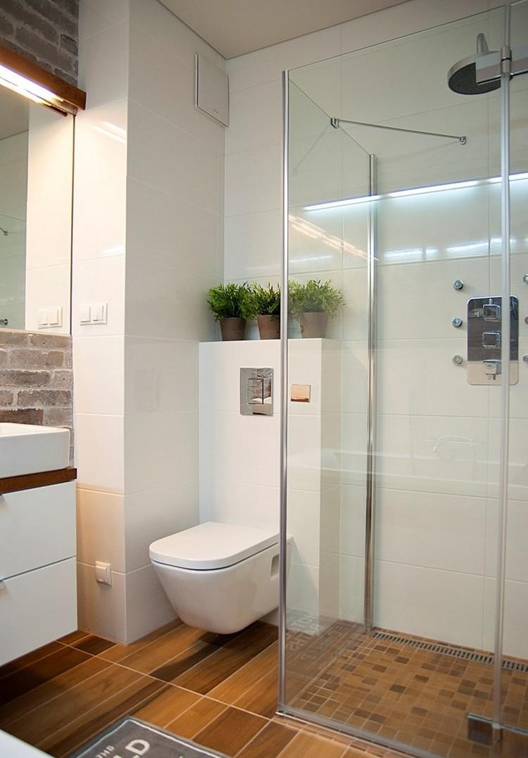 Valg af badekar i et lille panelboard badeværelse