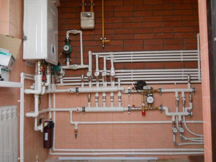 Wie man selbstständig Wasser aus einem Brunnen ins Haus bringt