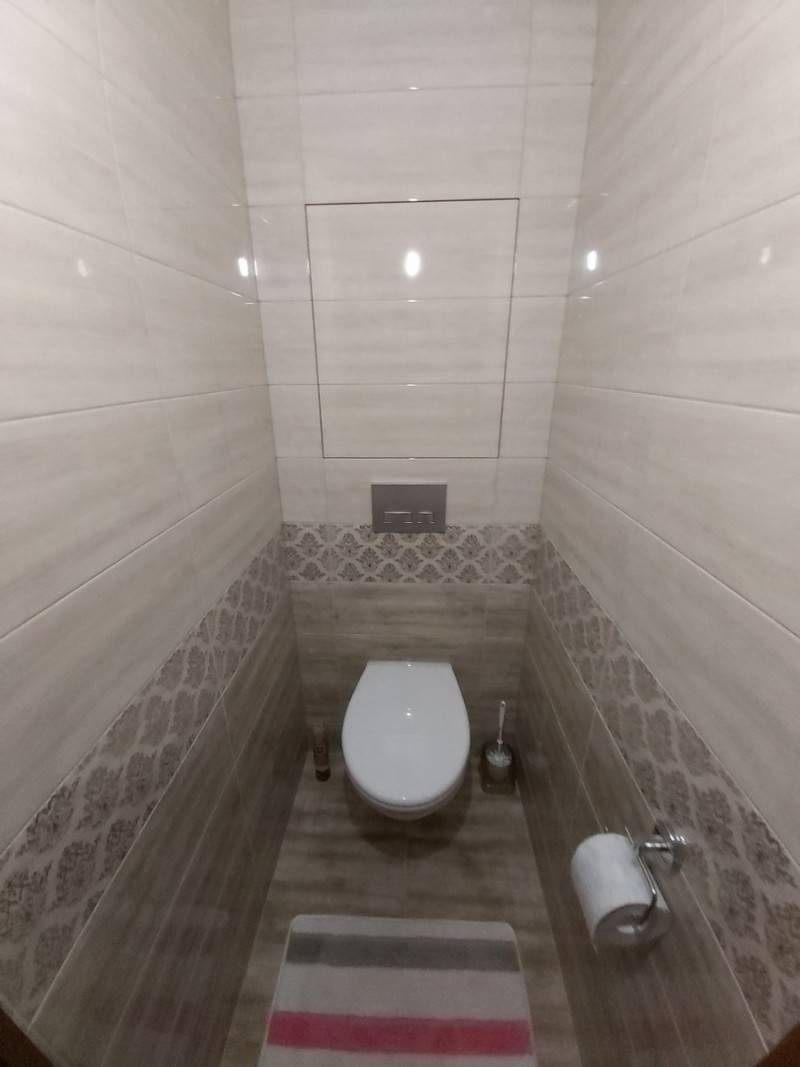 So verstecken Sie Rohre im Badezimmer: Ein Überblick über die besten Möglichkeiten, die Rohrleitung zu verdecken