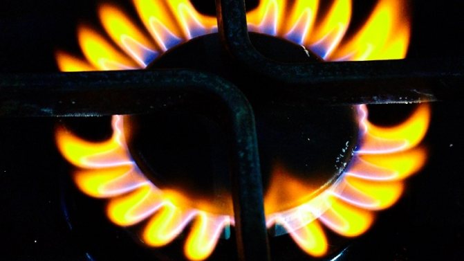 Gas brennt mit roter Flamme was zu tun ist. warum brennt die flamme in der gassäule in unterschiedlichen farben? Blau ist die richtige Farbe beim Verbrennen von Gas