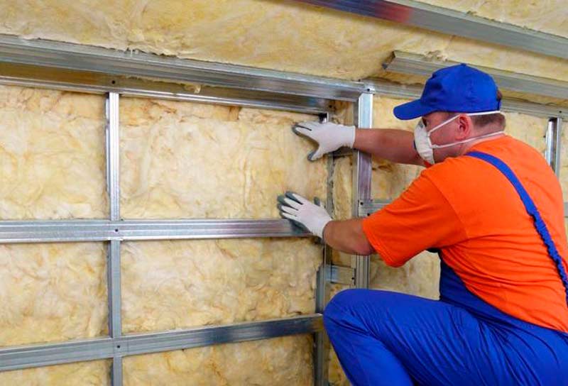 Wie und wie man die Wand in der Wohnung von innen isoliert