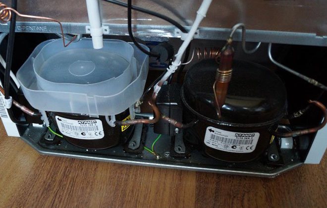 Die untere Kammer friert nicht ein: Fehlfunktionen des Kühlschranks Indesit, Stinol, Samsung