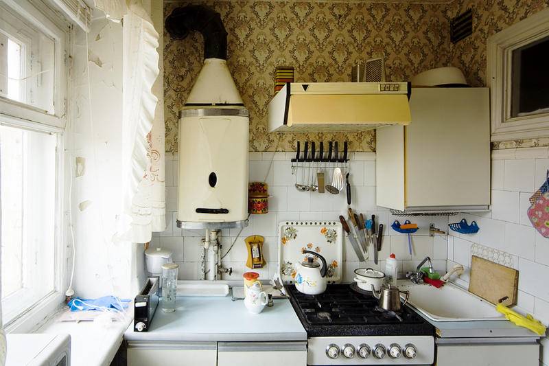 So verstecken Sie einen Gaswarmwasserbereiter in der Küche