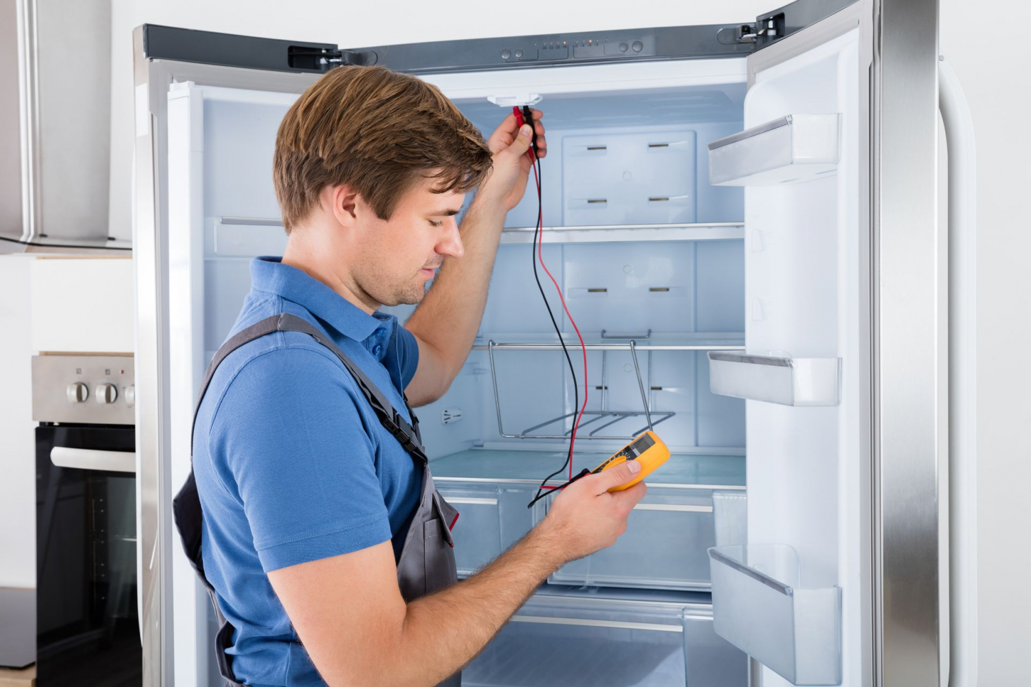 Kühlschrank reparieren: Gründe, warum es nicht funktioniert und wie man es selbst repariert