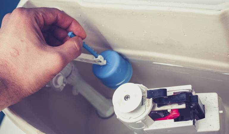 So reparieren Sie eine Toiletteninstallation: Eine Übersicht über Pannen und deren Behebung