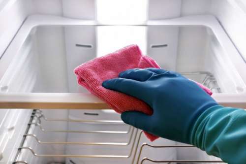 Kühlschrank waschen: Die besten Pflege- und Reinigungsmittel im Überblick