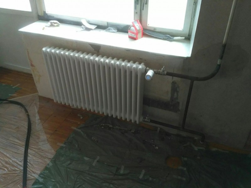 Udskiftning af radiator i et centralvarmeanlæg