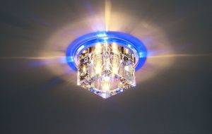 Glühbirnen für Spanndecken: Regeln für die Auswahl und den Anschluss + Anordnung von Lampen an der Decke