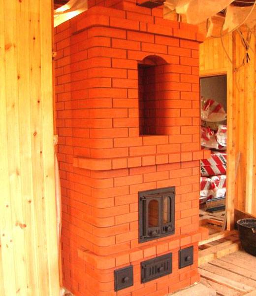 Do-it-yourself-Ofen für einen Backsteinhaus-Mauerprozess und Fotoöfen