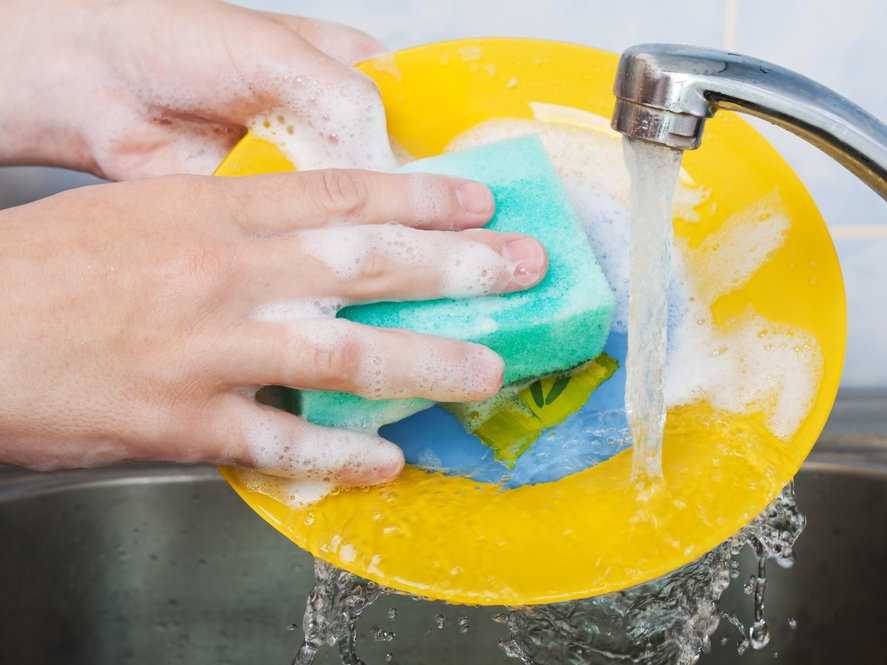 Flere måder at forberede opvaskemiddel med deres egne hænder, derhjemme