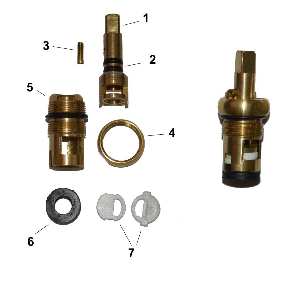 Reparatur eines Wasserhahnkastens mit Keramikplatten zum Selbermachen, Austausch in einem Mischer, Abschrauben