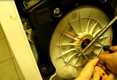 Austausch von Lagern in einer Toplader-Waschmaschine