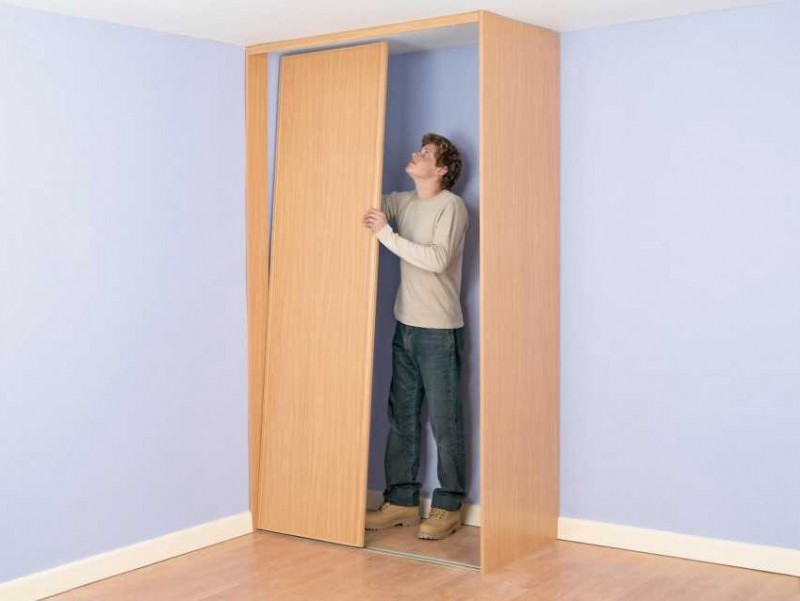 So stellen Sie einen Kleiderschrank mit Ihren eigenen Händen her: Arten von Schränken + grundlegende Schritte zum Erstellen und Zusammenbauen
