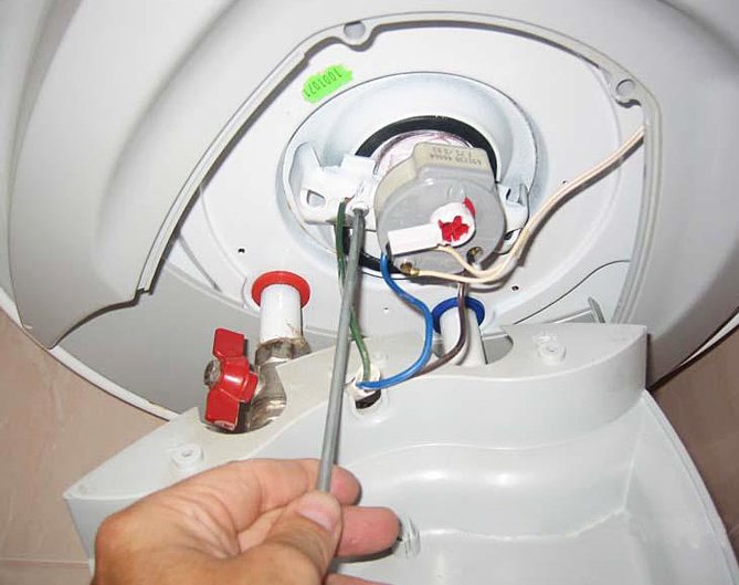 Reparatur von Warmwasserbereitern zum Selbermachen - Störungen und Fehlerbehebung