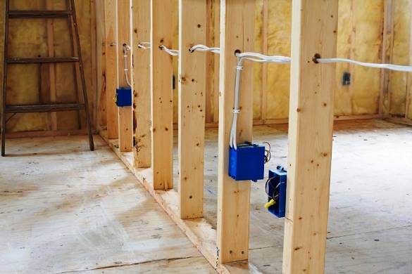Verkabelung in einem Holzhaus: Designregeln + Schritt-für-Schritt-Installation