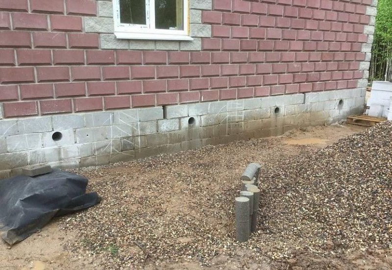 Belüftung des Fundaments des Hauses: Regeln und Möglichkeiten zur Organisation des Luftaustauschs