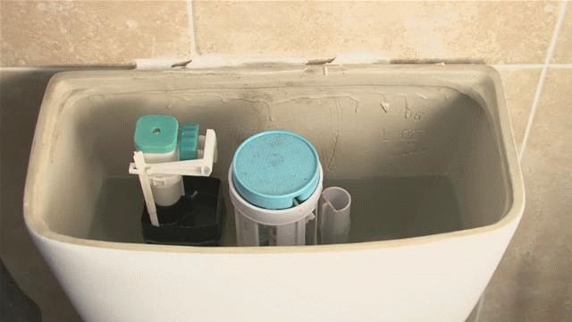 Warum es an der Toilettenschüssel zu Kondensation kommt und wie man mit diesem Phänomen umgeht