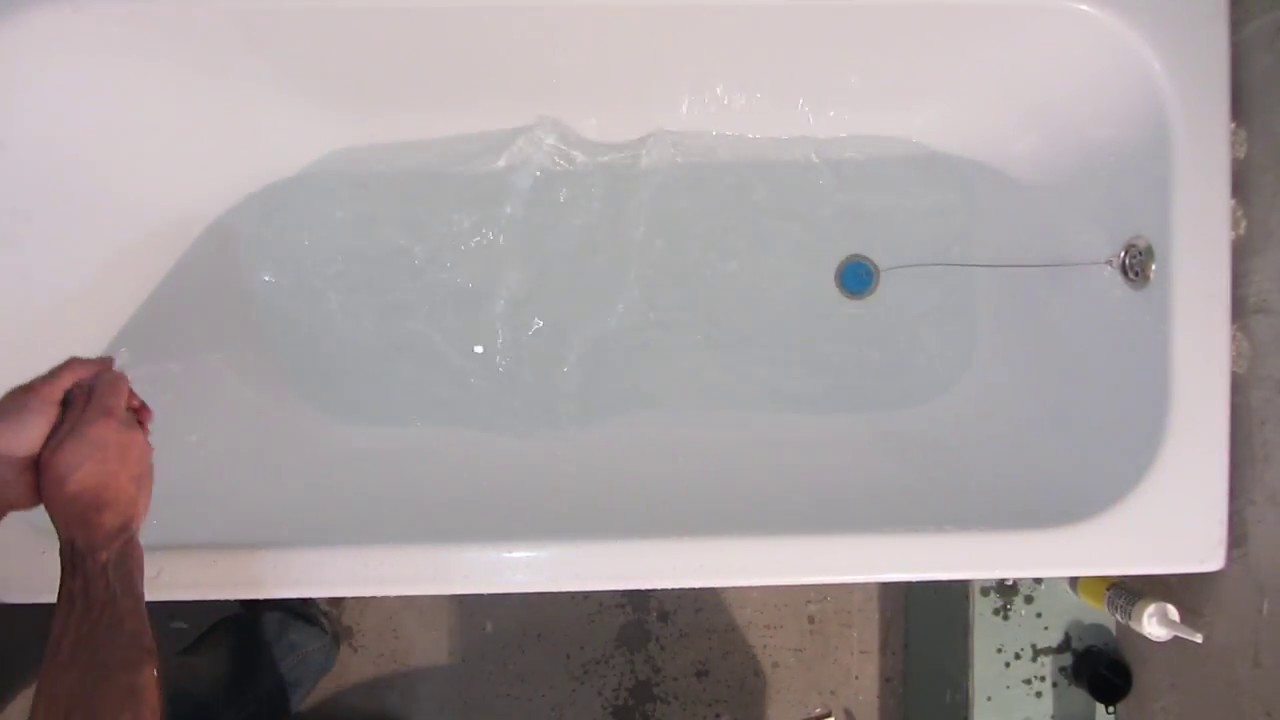 So wählen und installieren Sie einen Acryl-Liner im Badezimmer