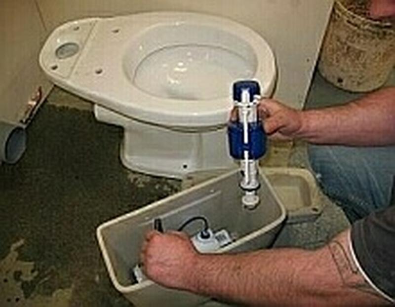 Spülmechanismus in der Toilettenschüssel selbst austauschen: Schritt-für-Schritt-Anleitung