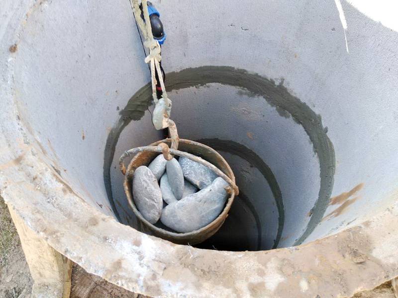 Bodenfilter für einen Brunnen: Anordnungstechnik und eine Übersicht über Filtermaterialien