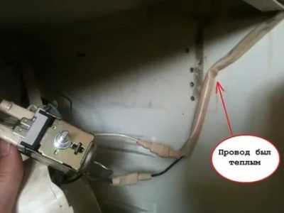Warum funktioniert der Kühlschrank nicht, aber die Glühbirne und das Licht leuchten?