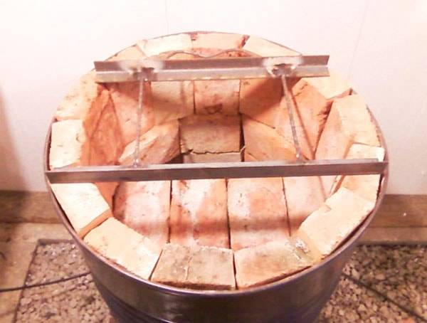 Hvordan man laver et komfur fra en 200-liters tønde med sine hænder