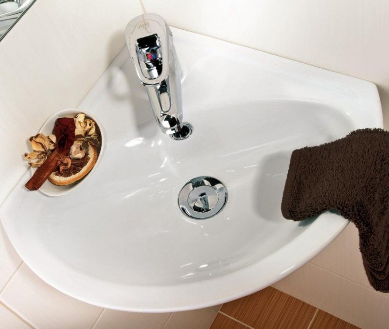 Eckwaschbecken im Badezimmer: Übersicht + Einbauanleitung