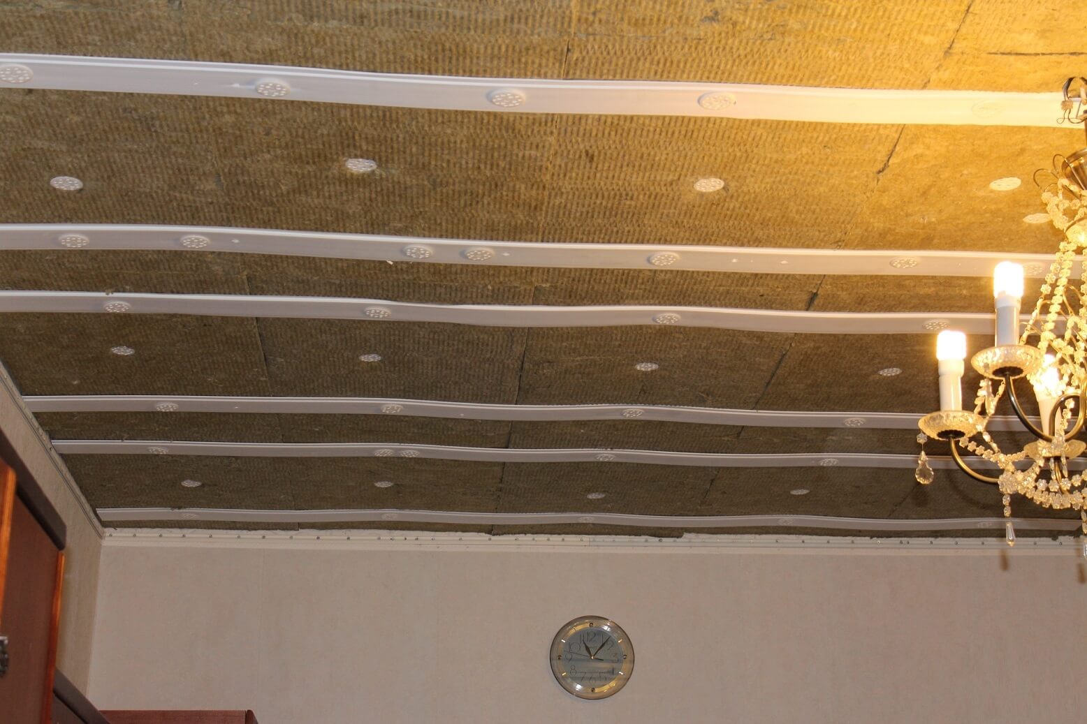Eine kompetente Schallisolierung der Wohnung wird nicht einmal das Geräusch eines Perforators unterbrechen