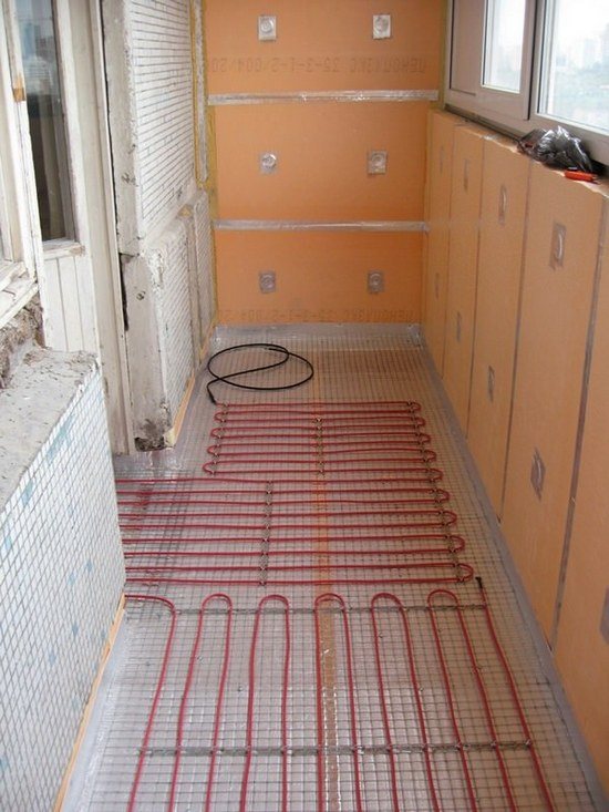 Do-it-yourself-Boden auf dem Balkon (75 Fotos): So machen Sie einen warmen Boden auf der Loggia und Schritt-für-Schritt-Anleitungen